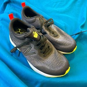 Kids black New Balance fresh foam sneaker, size 4